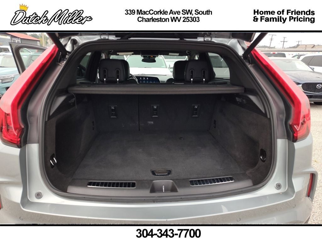 2025 Cadillac XT4 AWD Premium Luxury