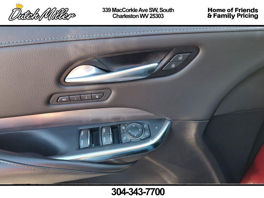 2024 Cadillac XT4 AWD Premium Luxury