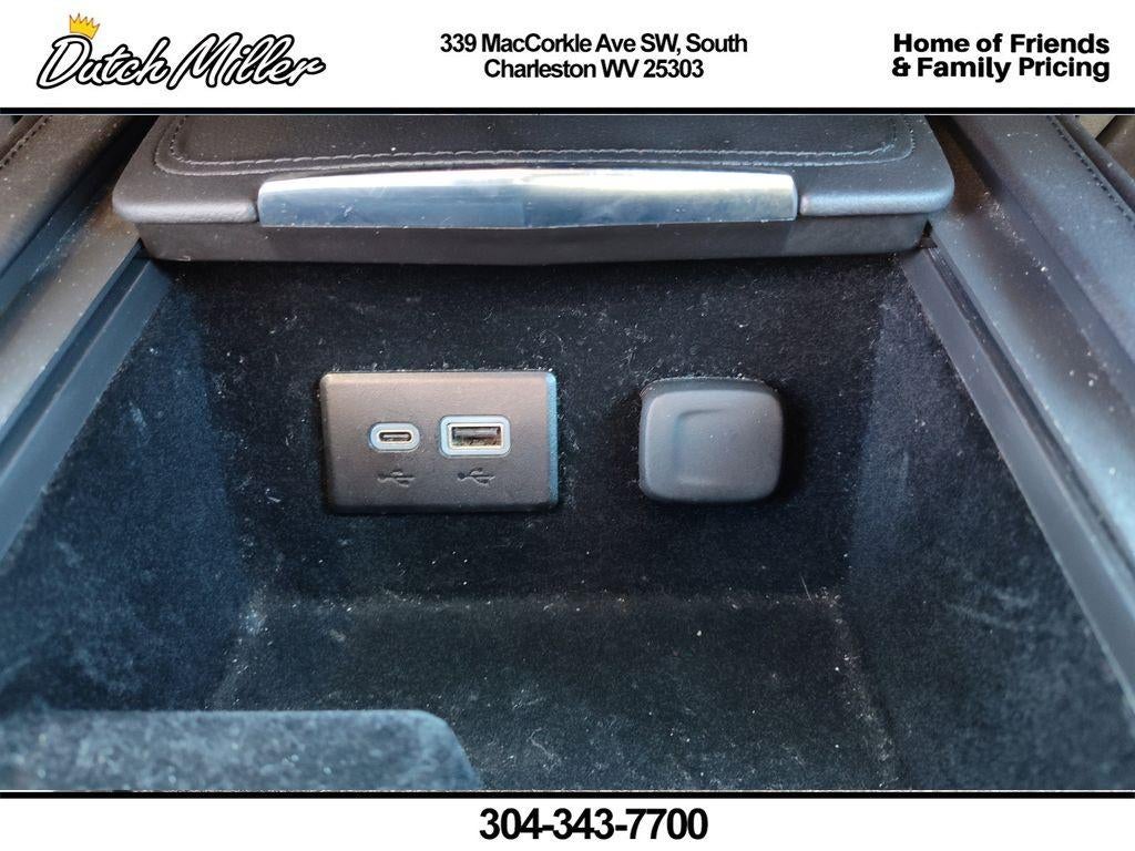 2024 Cadillac XT4 AWD Premium Luxury
