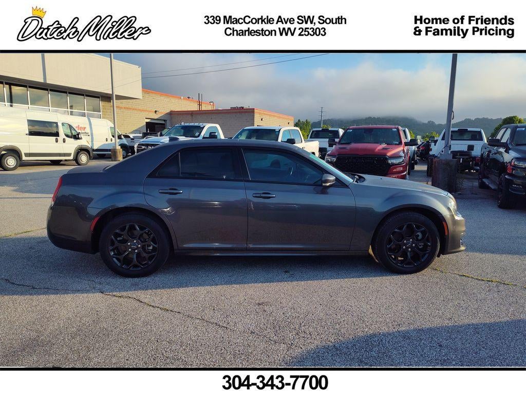 2022 Chrysler 300 Touring L