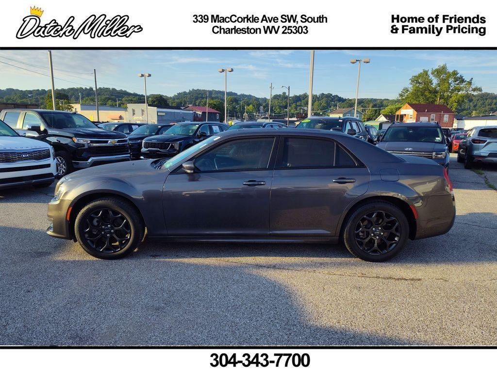 2022 Chrysler 300 Touring L