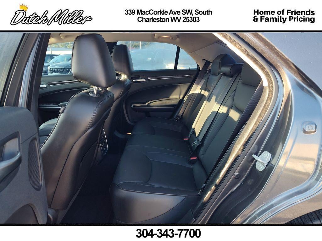 2022 Chrysler 300 Touring L