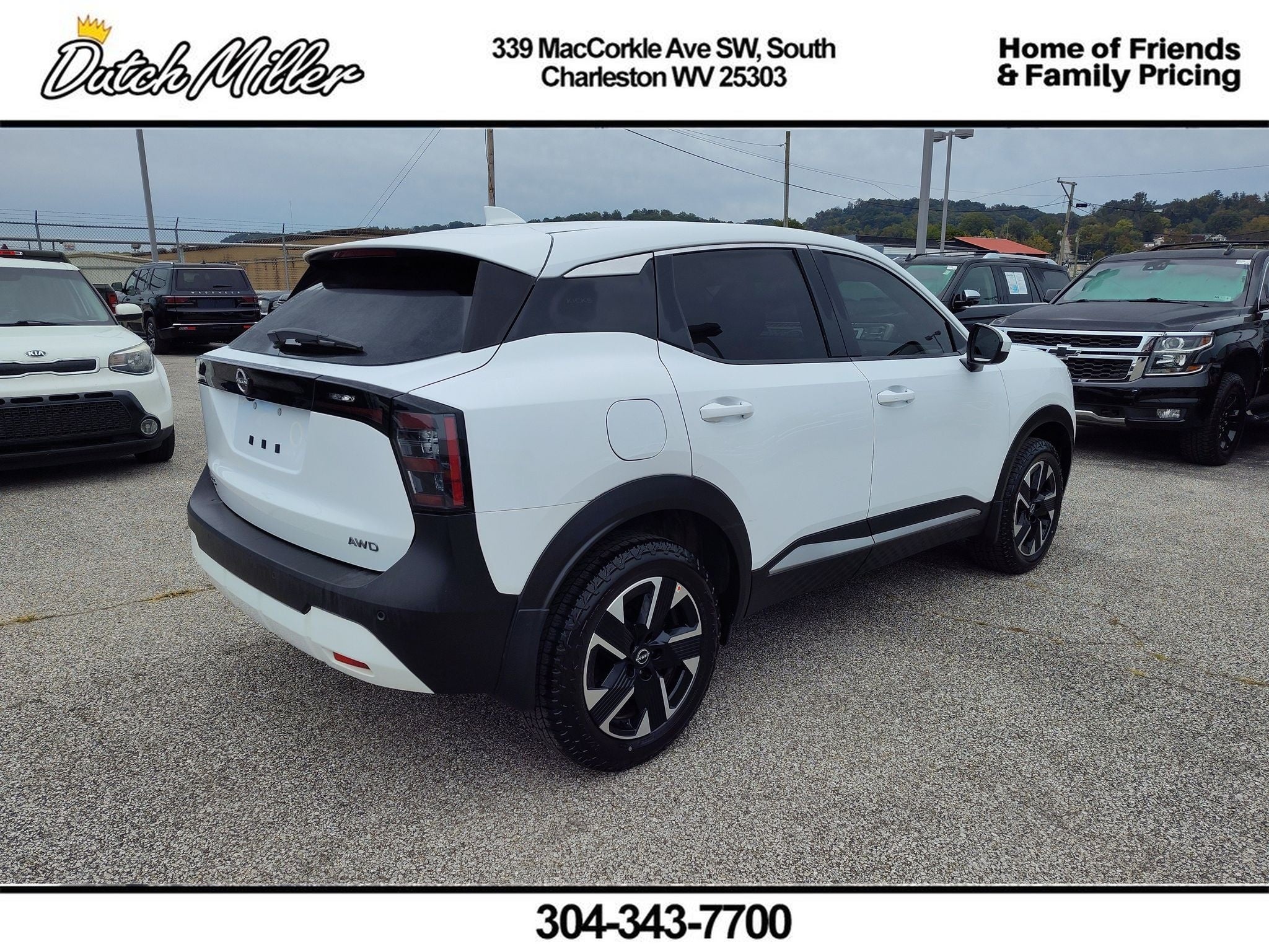2025 Nissan Kicks SV