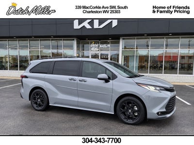 2025 Toyota Sienna Woodland Edition