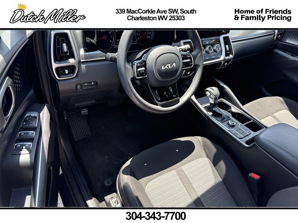 2022 Kia Sorento LX