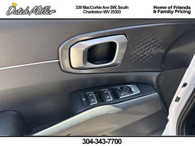 2022 Kia Sorento LX