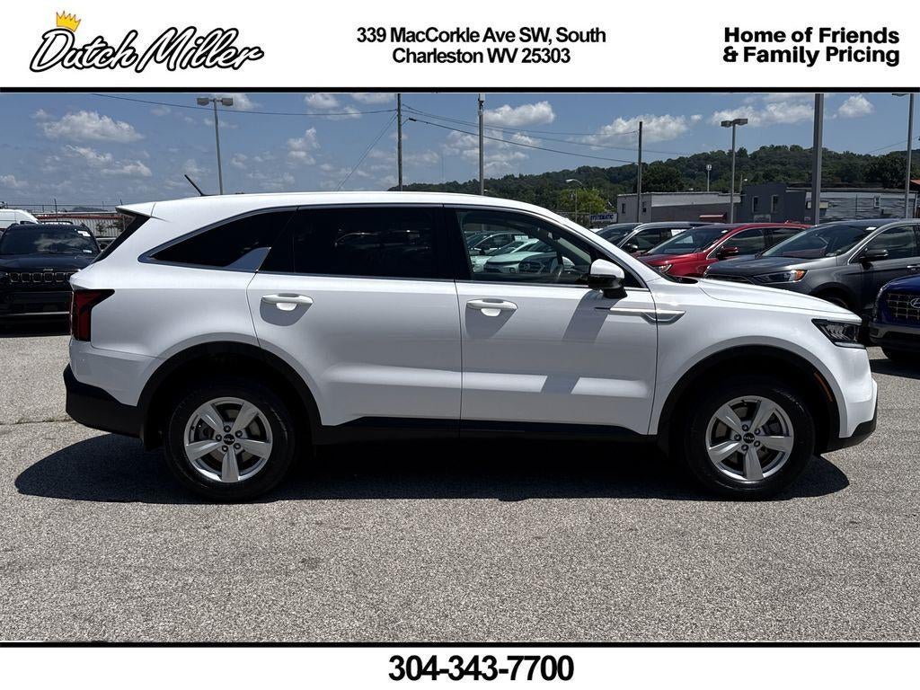 2022 Kia Sorento LX