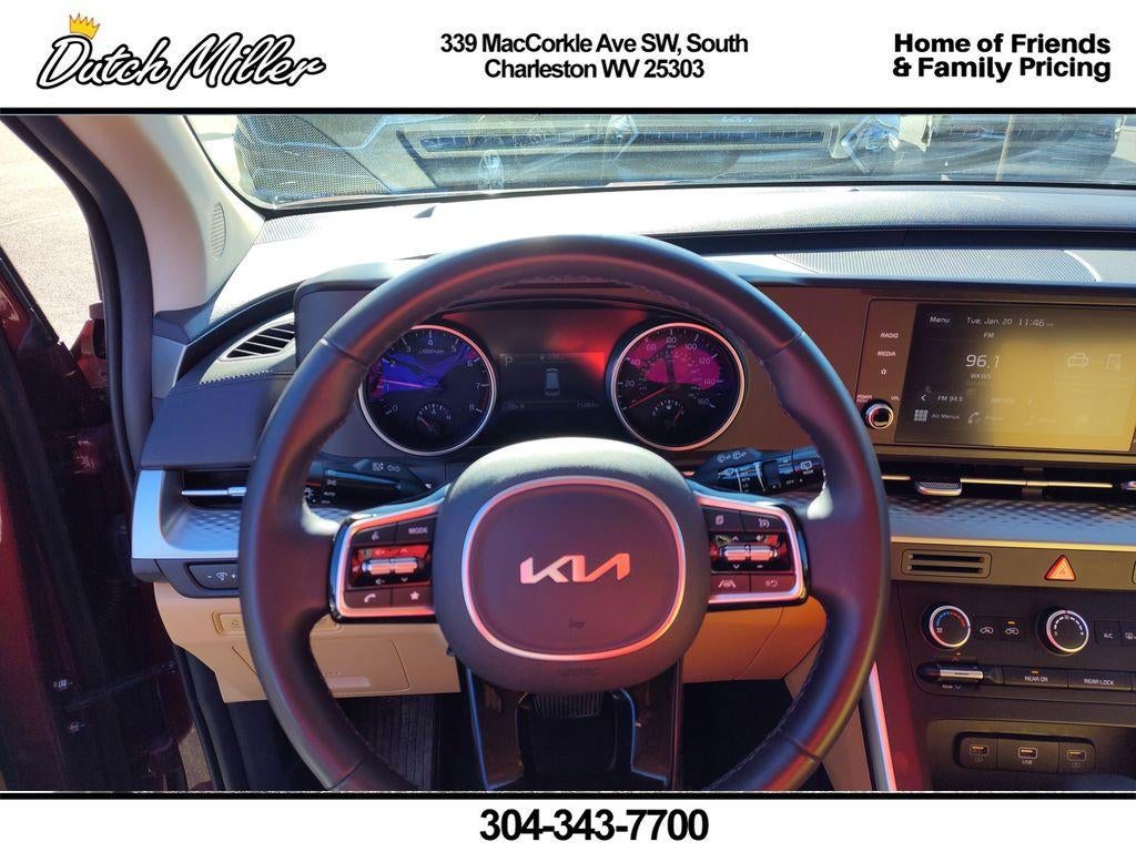 2024 Kia Carnival LX