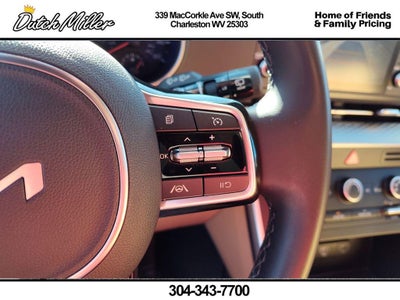 2024 Kia Carnival LX