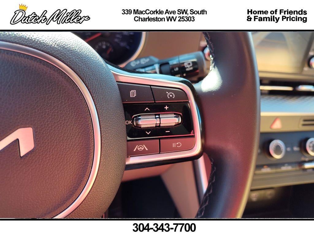 2024 Kia Carnival LX