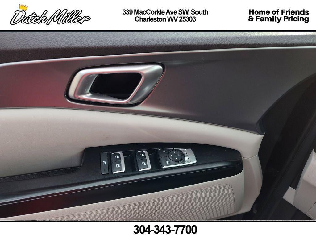 2023 Kia Carnival LX