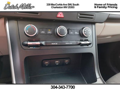 2023 Kia Carnival LX