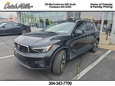 2025 Volvo XC40 Core Bright Theme