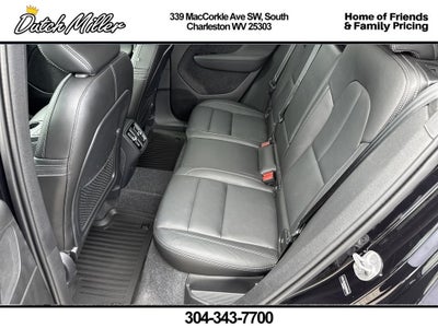 2025 Volvo XC40 Core Bright Theme