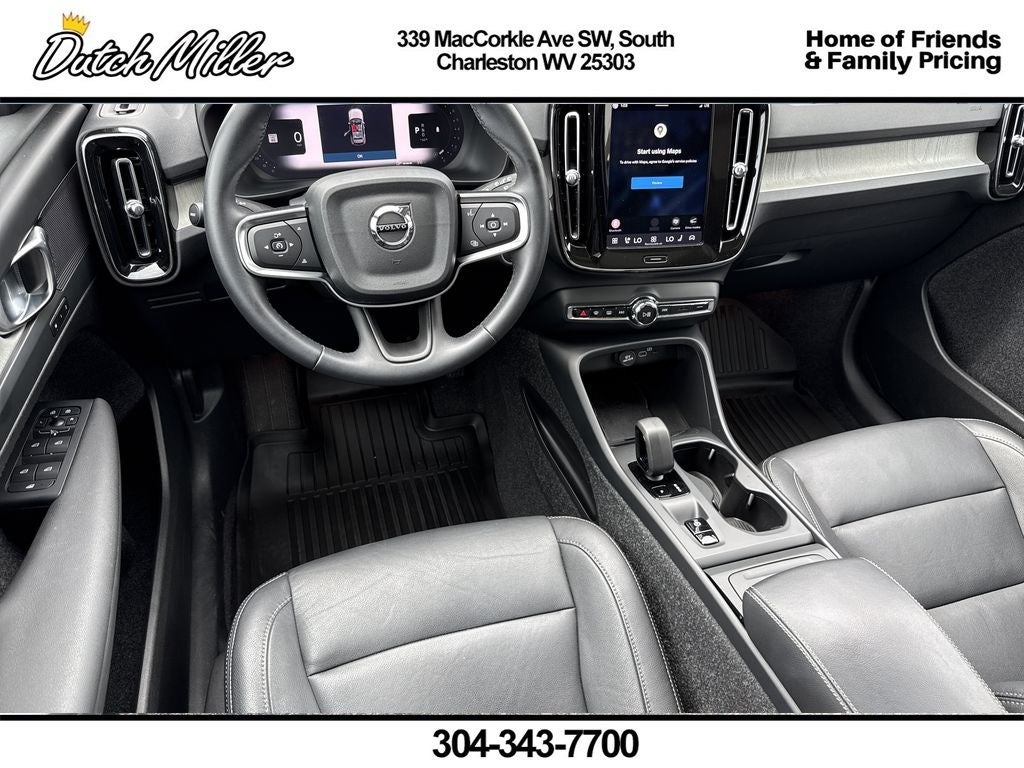 2025 Volvo XC40 Core Bright Theme