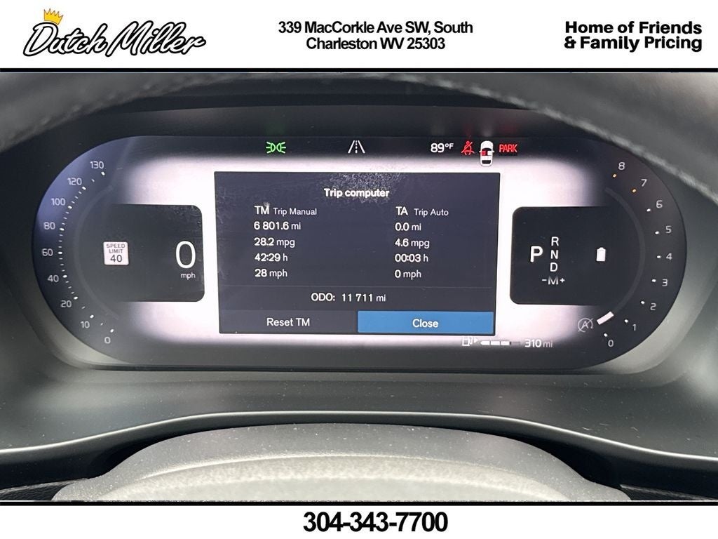 2025 Volvo XC40 Core Bright Theme
