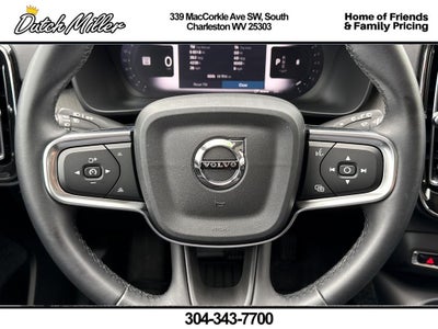 2025 Volvo XC40 Core Bright Theme