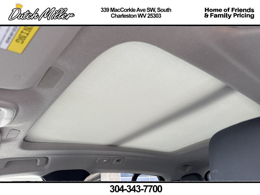 2025 Volvo XC40 Core Bright Theme